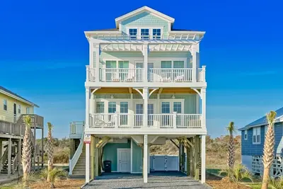 Image de Vue imprenable sur l'océan depuis cette magnifique nouvelle maison de plage!