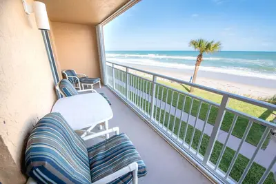 Image de Location de vacances en bord de mer, de belles vues depuis le balcon au 2ème étage.