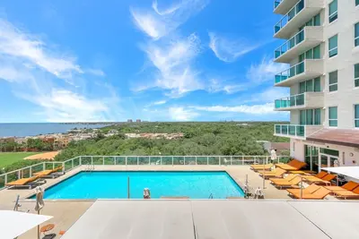 Image de 904-1 Belle unité avec vue sur l'océan à Coconut Grove