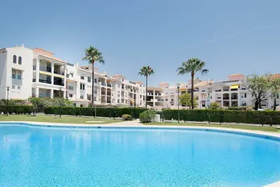Image de Agréable appartement pour 4 personnes avec Wifi, piscine, climatisation, Tv, terrasse et parking