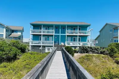 Image de Aigue-marine - Accueil Oceanfront avec vue imprenable sur l'océan et Inlet! Passerelle privée à la plage!