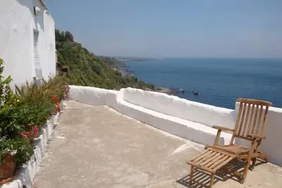 Image de Suite de luxe front de mer avec vue panoramique Ă couper le souffle