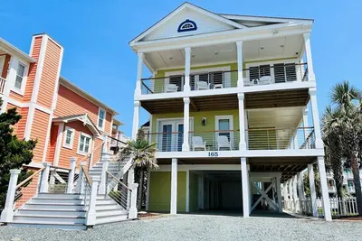Image de Fantastique maison de 2e rangée - piscine communautaire et cabane sur la plage!