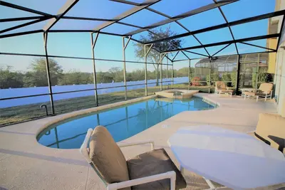 Image de Belle maison 5br 3. 5 salles de bain piscine