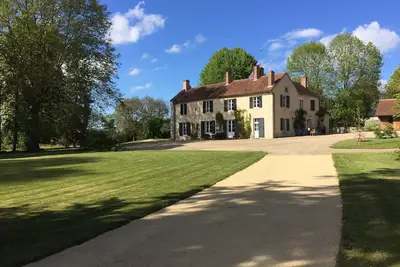 Image de Une grande maison de famille, idéale pour découvrir Bourges et les vignobles