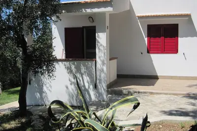 Image de villas deux pièces à Vieste près de la mer avec air conditionné et jardin