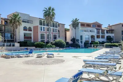 Image de Bel appartement pour 5 personnes avec piscine, Wifi, Tv, patio, animaux admis et parking