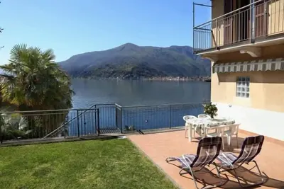 Image de Bien entretenu appartement 3 ���� pi��ces avec grand espace extérieur et une plage privée