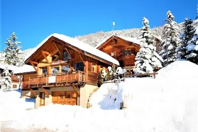 Image de Le Chalet Serre Pyrene, magnifique chalet bois en plein cœur de Serre Chevalier