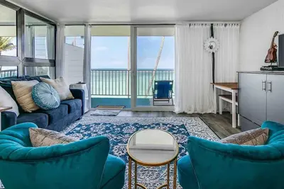 Image de Condo de luxe sur la plage w \/ Climatisation! Dort jusqu'à 10