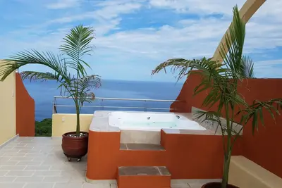 Image de Penthouse 5ème étage Ocean View Condo 507