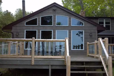 Image de Sand Bay Lodge Waterfront pour 24 personnes