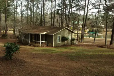 Image de Magnifique chalet 2br sur le lac Oconee