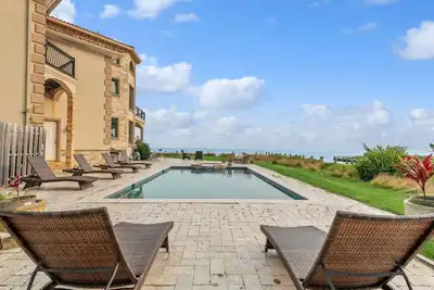 Image de Hamptons Waterfront Romantic Queen Suite (également King Suite # 1736731)