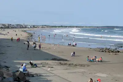 Image de 2 chambres, 2 salles de bain Appartement à quelques pas de la plage!