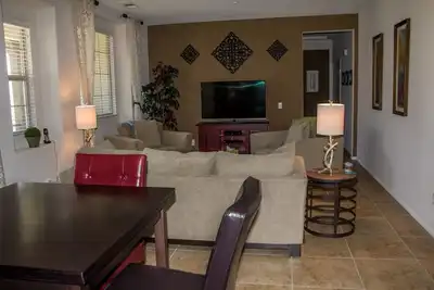 Image de Luxe 2 Br Accueil Dans Belle Palm Desert Gated Community