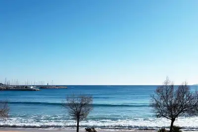 Image de Le Lavandou, Location studio pour 2/3 personnes, vue mer et plage