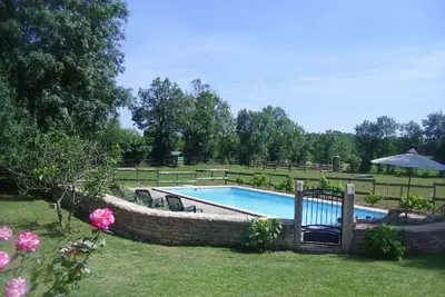 Image de Gîte authentique, mas, piscine privée, Caylus \/ St Antonin Noble Val \/ 3 étoiles