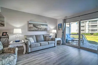 Image de Nouveau! St Helena Island Resort Condo- Étapes de la plage