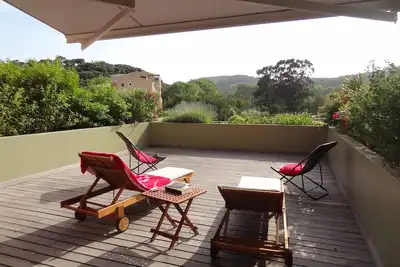 Image de Superbe appartement pour 6 pers Ă deux pas de la plage, terrasse 50m, piscine