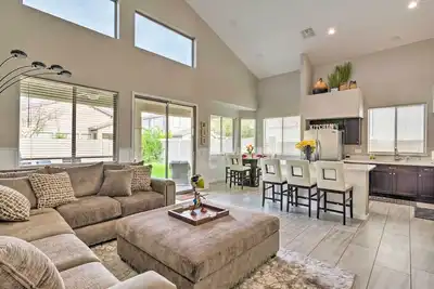 Image de Maison privée avec piscine, 2Mi de Westgate Entertainment