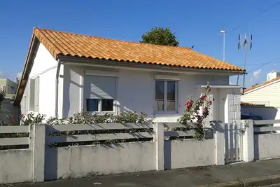 Image de Maison deux chambres avec petit jardin entre la Rochelle et ĂŽle de RĂ©