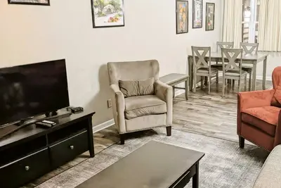 Image de Condo 2 Br 2 b à l'Unv de Notre Dame, courts et longs séjours bienvenus! Pied Nd