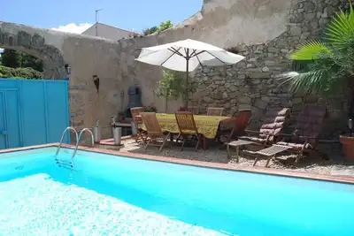 Image de Stylish Restored Home with Private Pool - Under an Hour from 3 Budget