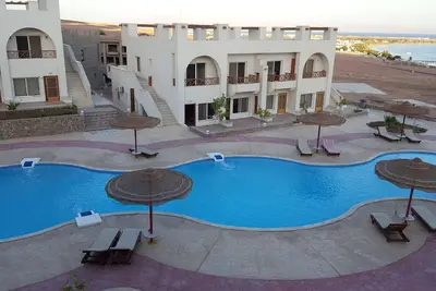 Image de Half Moon - Sunny Dahab Chalet avec vue sur la mer et piscine privée et vue sur la montagne