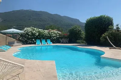 Image de Charmante villa de style provençal avec piscine toute neuve!