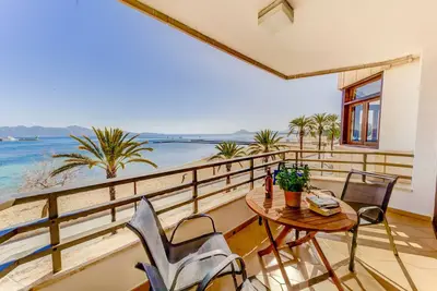 Image de Beachfront Apartment Simar for eigth people