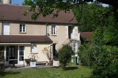 Image de Maison de charme dans village classé à mi chemin Vezelay et la Puisaye