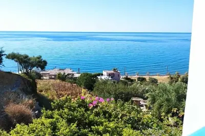 Image de Appartements avec vue sur la mer, au cœur du village de pêcheurs de Kastri / Keratokampos