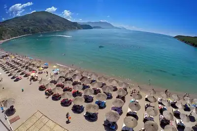 Image de Appartement exclusif d'une chambre, Ă quelques pas de la plage de sable de Rafailovici