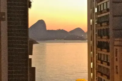 Image de Excellent ajustement; près de Rio de Janeiro; vue latérale de la plage d'Icaraí