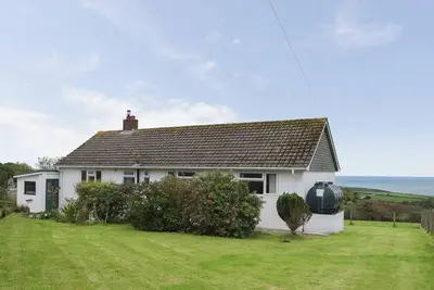 Image de 4 chambres à coucher à Near Llangrannog