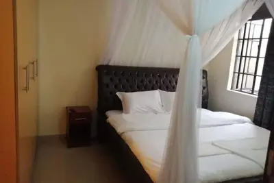 Image de Un appartement entièrement meublé de trois chambres situé dans le domaine de Kisumu Milimani.
