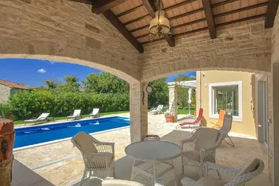 Image de Villa paisible à Sveti Lovrec avec Piscine