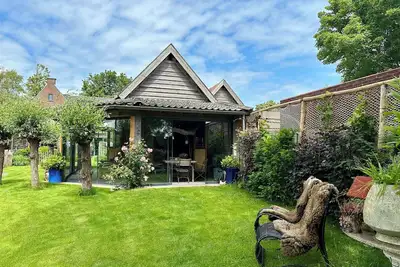 Image de Limmen: Grand chalet, grand jardin, situation calme, près de la plage, des vélos
