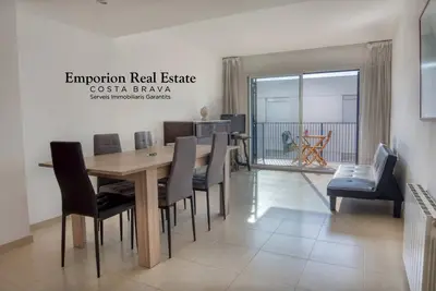 Image de Repos au goût de mer : Appartement lumineux avec vue sur le port à Palamós ⚓🌞