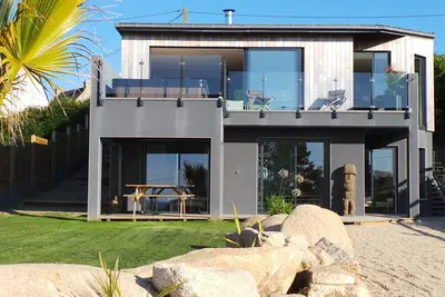 Image de Villa d'architecte avec Spa et vue imprenable sur la mer d'Iroise.