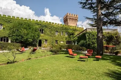 Image de Prestige Château en Toscane sur la côte - Louer ce luxe château toscan