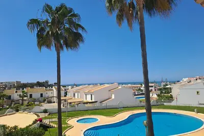 Image de V2 Jardim da Oura, piscina, BBq, praia a 500m.