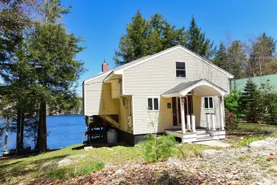 Image de * Magnifique front de mer w / plage privée, bain à remous, kayaks, canoë et pédalo *