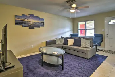Image de Nouveau! Cosy Indian Rocks Beach Condo- Étapes de la plage