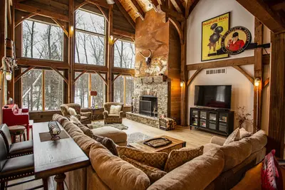 Image de Maison Boyne Mountain True Timber Frame. Ski in / out dans une communauté fermée