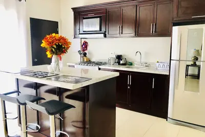Image de Nouveau! Immense et élégant Luxe 2Br Great View & Location