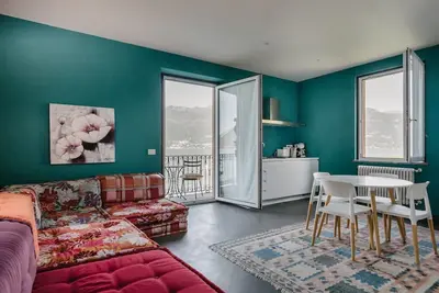 Image de 2 bedroom lakeside apartment