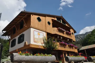 Image de Joli cosy avec magnifique terrasse, place de parking et arrĂŞt de bus Ă 50 m