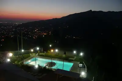 Image de Villa in Tuscany with swimming pool, garden and sea view